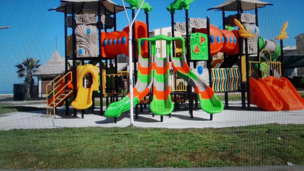 IquiqueDeTodos's tweet photo. Trabajos de instalación de Juegos infantiles y máquinas de ejercicios.  #iquique 2 https://t.co/iZjevSBFEC