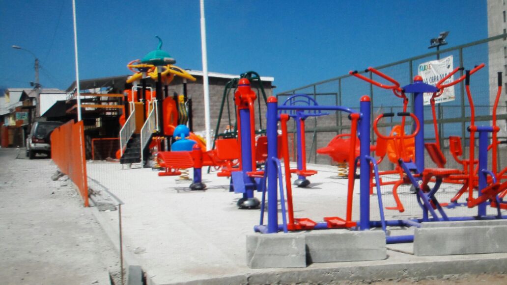 IquiqueDeTodos's tweet photo. Trabajos de instalación de Juegos infantiles y máquinas de ejercicios.  #iquique 2 https://t.co/iZjevSBFEC
