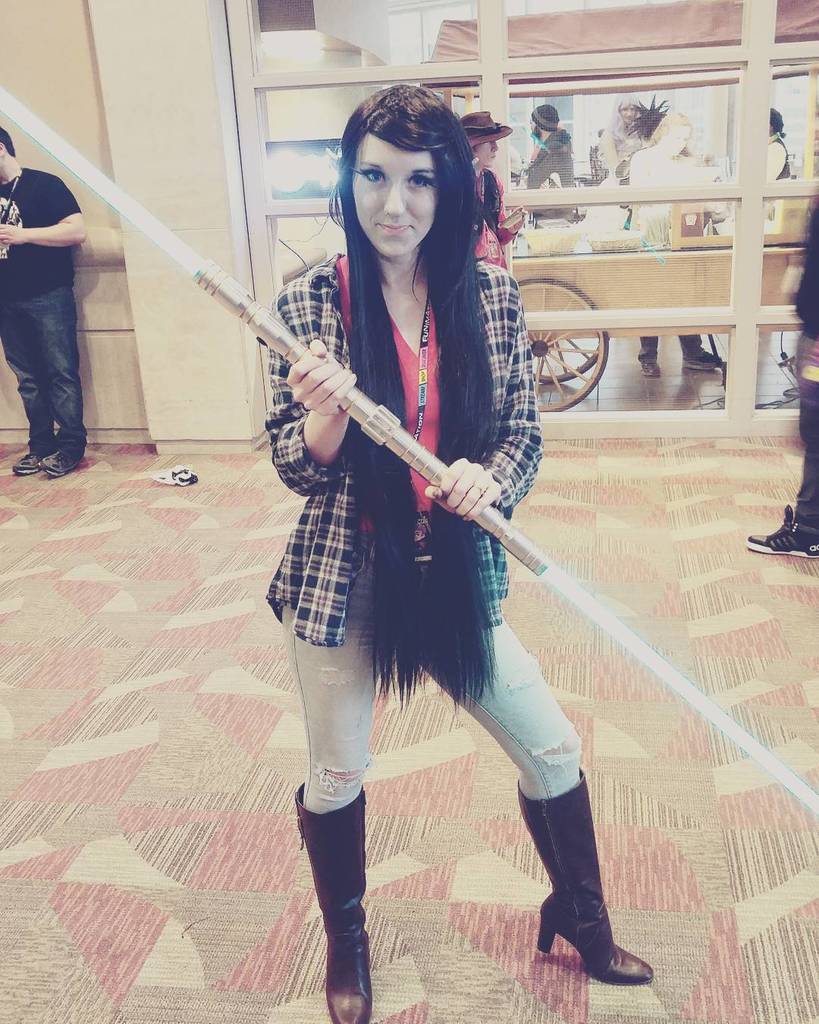 love_lansing's tweet photo. (via kittykyean: https://t.co/3GqSQjWiU5) #lovelansing "Posting this a little late. But #lightsaber #shutocon2016 #… https://t.co/hJz8a4hcYO