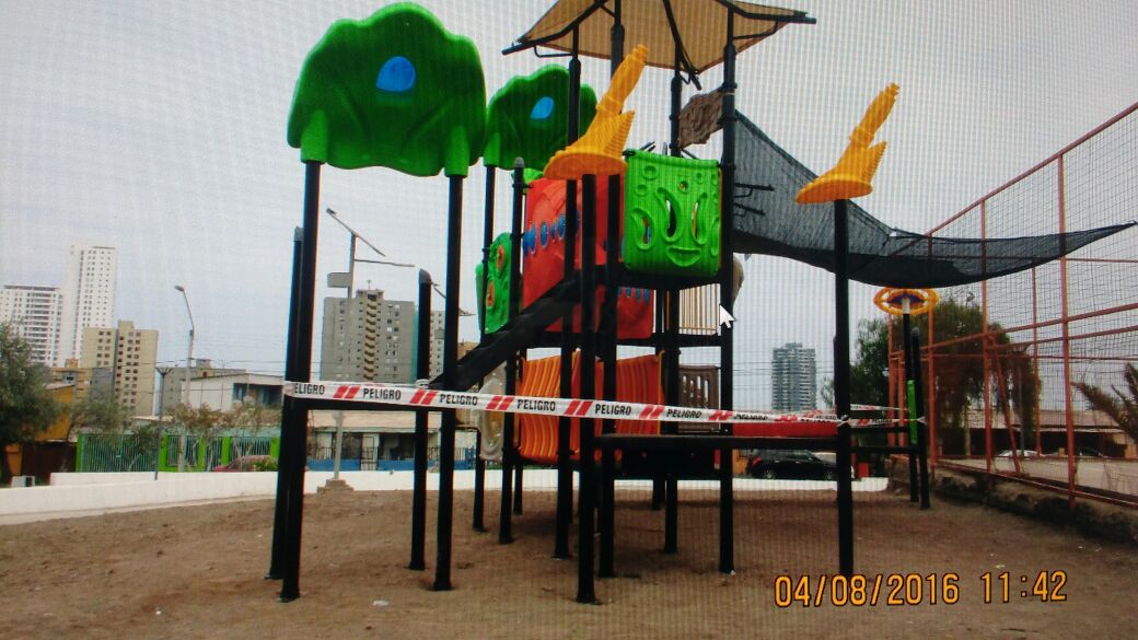 IquiqueDeTodos's tweet photo. Trabajos de instalación de Juegos infantiles y máquinas de ejercicios.  #iquique 3 https://t.co/BFAxlWjTbe
