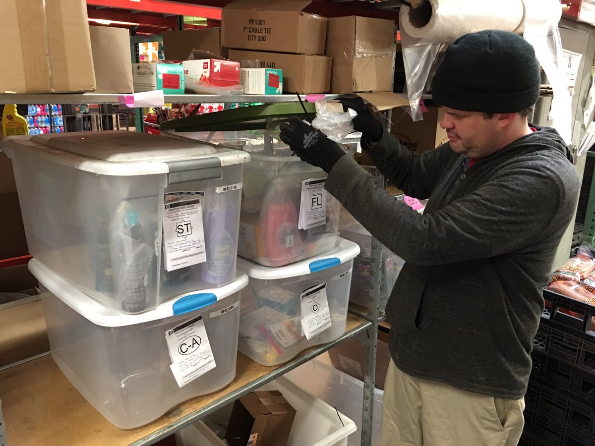 FL goes in FL not the trash.  Love your Earth.  @_Khari_ <a href="/YardCb/">Chris Barnett</a> @ErikFromTarget <a href="/eberhardt_mark/">Mark Eberhardt</a> <a href="/KellySakai1/">Kelly Pergram</a>