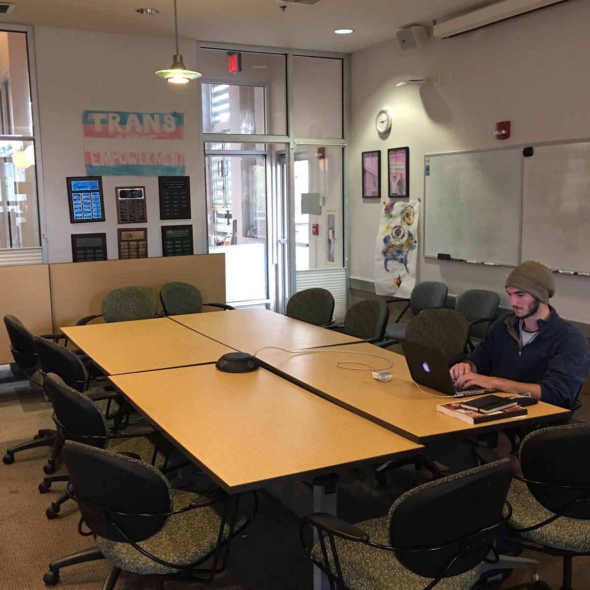UCSDLGBTRC's tweet photo. Our Conference Room is a great place to study, charge electronics, eat lunch, and have discussions. #UCSDunity16 https://t.co/ocu4M31Oxq