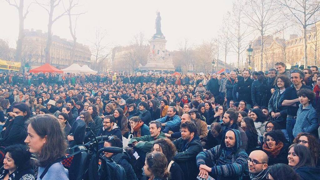 ikonoklast's tweet image. Is this the start of a #frenchspring ? #printempsfrancais #nuitdebout #paris #republique