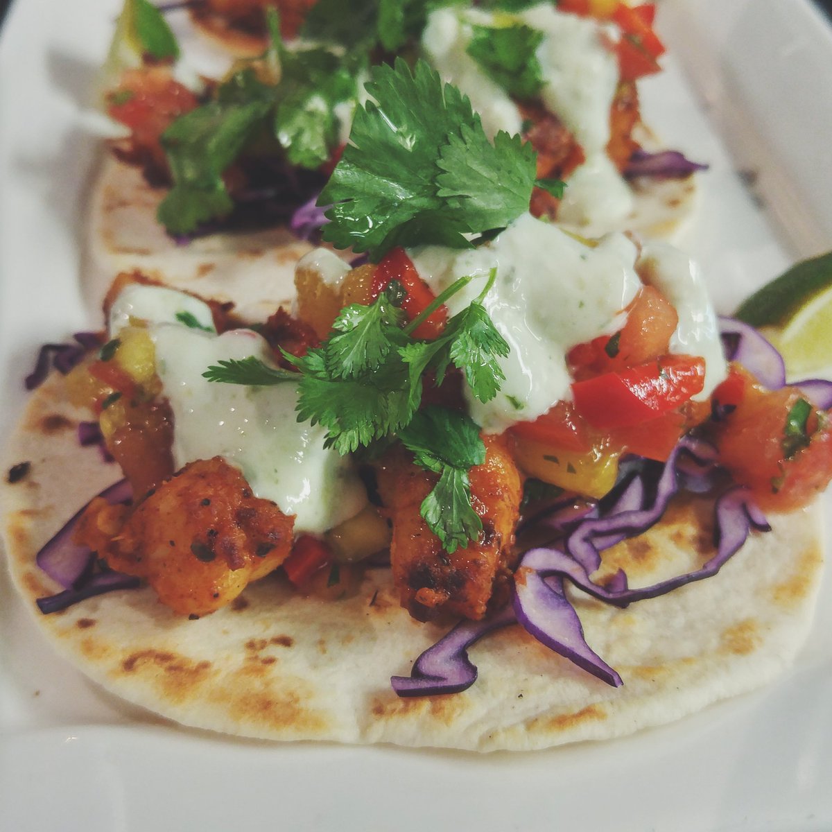 abe_erb's tweet photo. Blackened shrimp tacos l 3 for $9 + red cabbage + mango salsa + jalapeño crema + cilantro @KWAwesome #pairswithpints https://t.co/lEp9HNr4hn