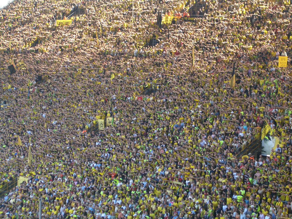 Multi_Aficion's tweet photo. RT si crees que la afición del Oviedo es mejor

FAV si crees que la afición del Dortmund es mejor

#TorneoAficiones https://t.co/4QBntkxAIm