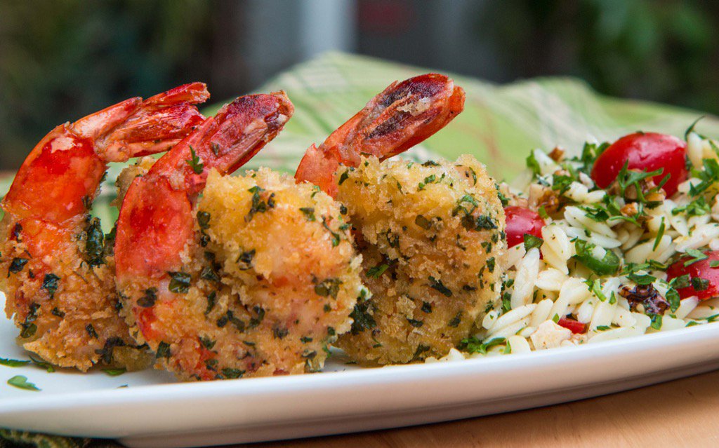 FlavCity's tweet photo. Crispy shrimp w/ tomato &amp; orzo salad thx to fresh herbs from my garden. So yummo @NaturesCare #GroAndTell #sponsored https://t.co/FXq0KD5Wds