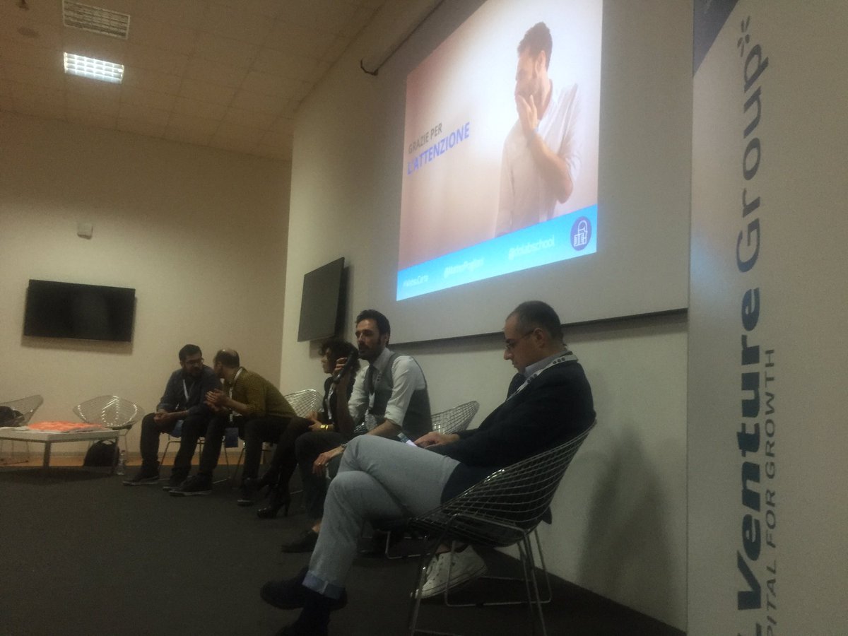 social_muffin's tweet photo. Il momento delle #q&amp;a per @MatteoPogliani #websucarta https://t.co/LjklFIqlcT