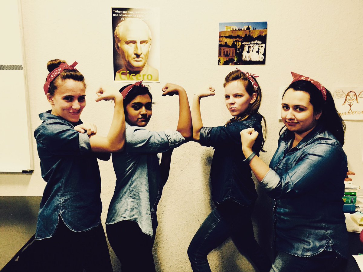 BASISSAMEDICAL's tweet photo. #Past #vs #Future #Spiritweek #BASISstudents #BASISbadgers #BASIScommunity #BASISteachers https://t.co/GGRrgIsOt0