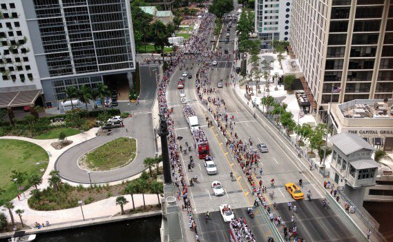 PhillyFanLife's tweet photo. Miami Heat parade and LA Kings parade vs. the Nova parade. #PhillyPride https://t.co/P0AyM7MC37