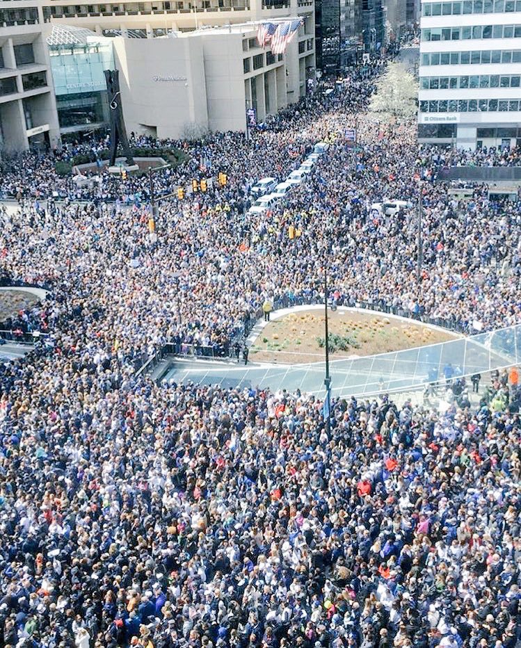 PhillyFanLife's tweet photo. Miami Heat parade and LA Kings parade vs. the Nova parade. #PhillyPride https://t.co/P0AyM7MC37