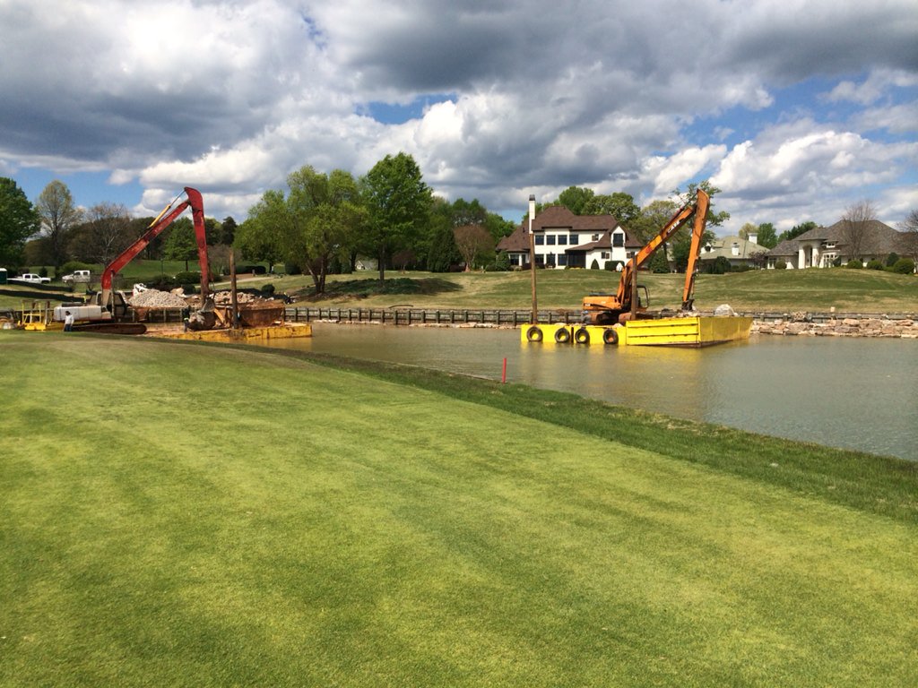 DMcRorie's tweet image. We&apos;re &quot;rockin&quot; and rollin now. Really starting to take shape. #2barges #CBC #boulderwall