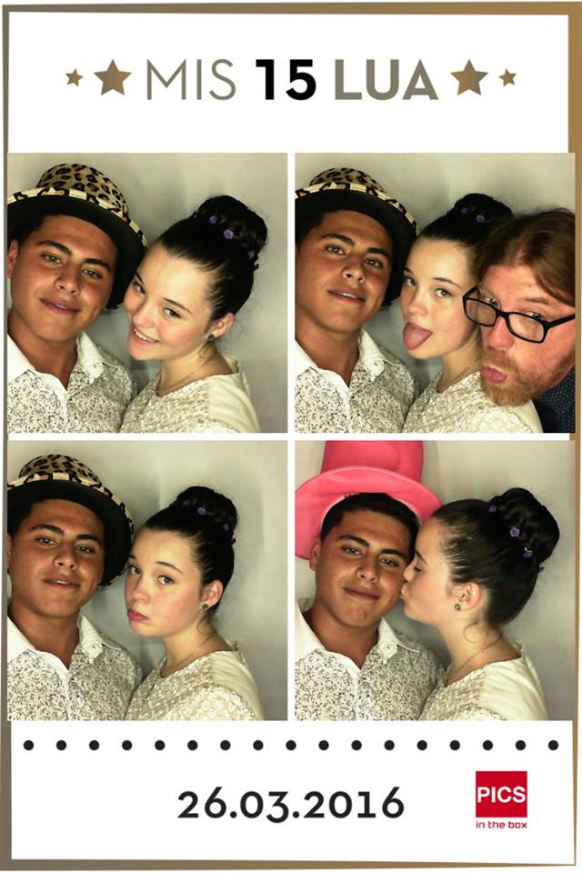 tostadaenojada's tweet photo. Les compartimos las fotos del Cumple de 15 de Lua! #PicsInTheBox #PhotoBooth
Miralas acá;https://t.co/1h6BsCg4mI https://t.co/eXwKDwfFYR
