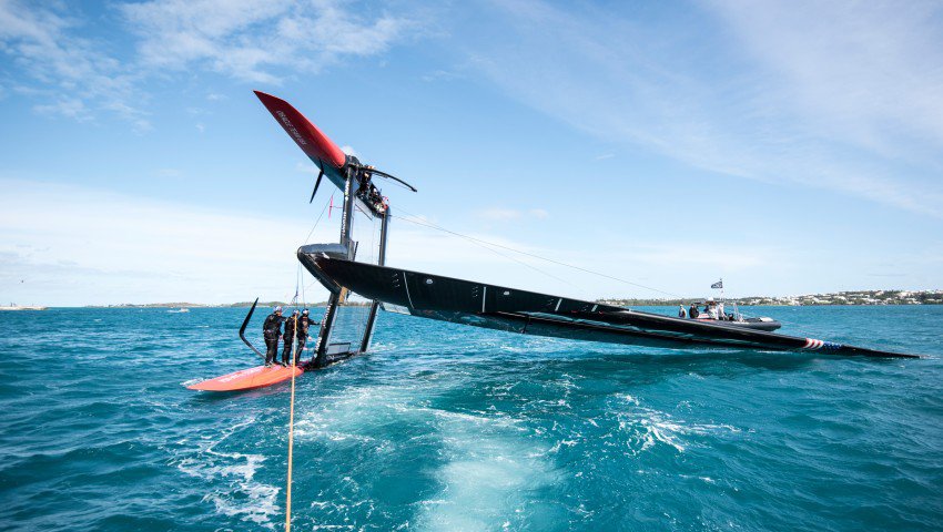 outsidemagazine's tweet photo. Why all athletes should be more like the Oracle Team sailors: https://t.co/KjuVPMFAzM by @eberesini https://t.co/haKkMNpkjj