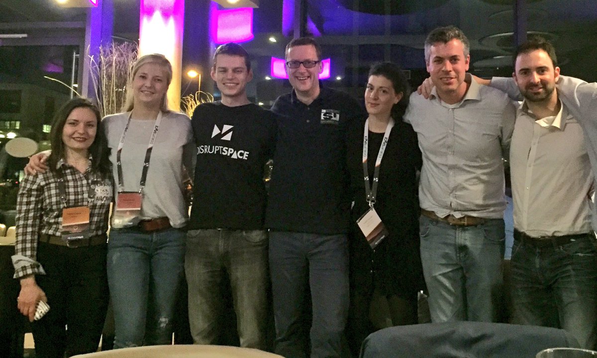 ISU_SSP's tweet photo. Unique @isunet reunion of every year #SSP10 to 16, with an #MSS12 master student to complete sequence! #DisruptSpace https://t.co/mESkmU0doN