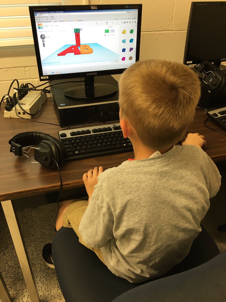 1BatSTM's tweet image. Enjoyed learning about 3D design using @tinkercad today! @stmsaints