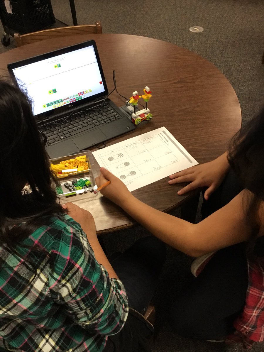 ZaragozaPL's tweet photo. Every Friday Students explore Arts/STEM while teachers use FlexTime to target small groups https://t.co/GhDfjSGXZR