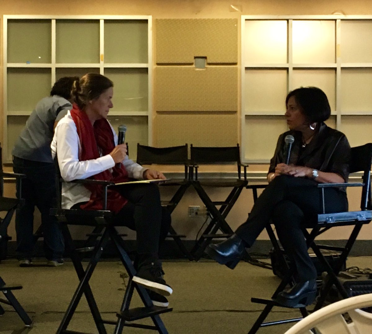 ZesterDaily's tweet photo. #zesterdaily's #CorieBrown interviewing keynote @thegothamgal @foodenterprise on #pot #foodwaste &amp; future of food https://t.co/77xv0jMote