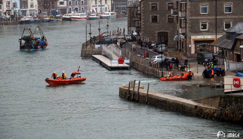 Fozimage's tweet photo. Busy evening for @LooeRNLI #twoshouts here are both boats in action #firstshout Looe @RNLI © Ian Foster / fozimage https://t.co/SdDG6tcD46