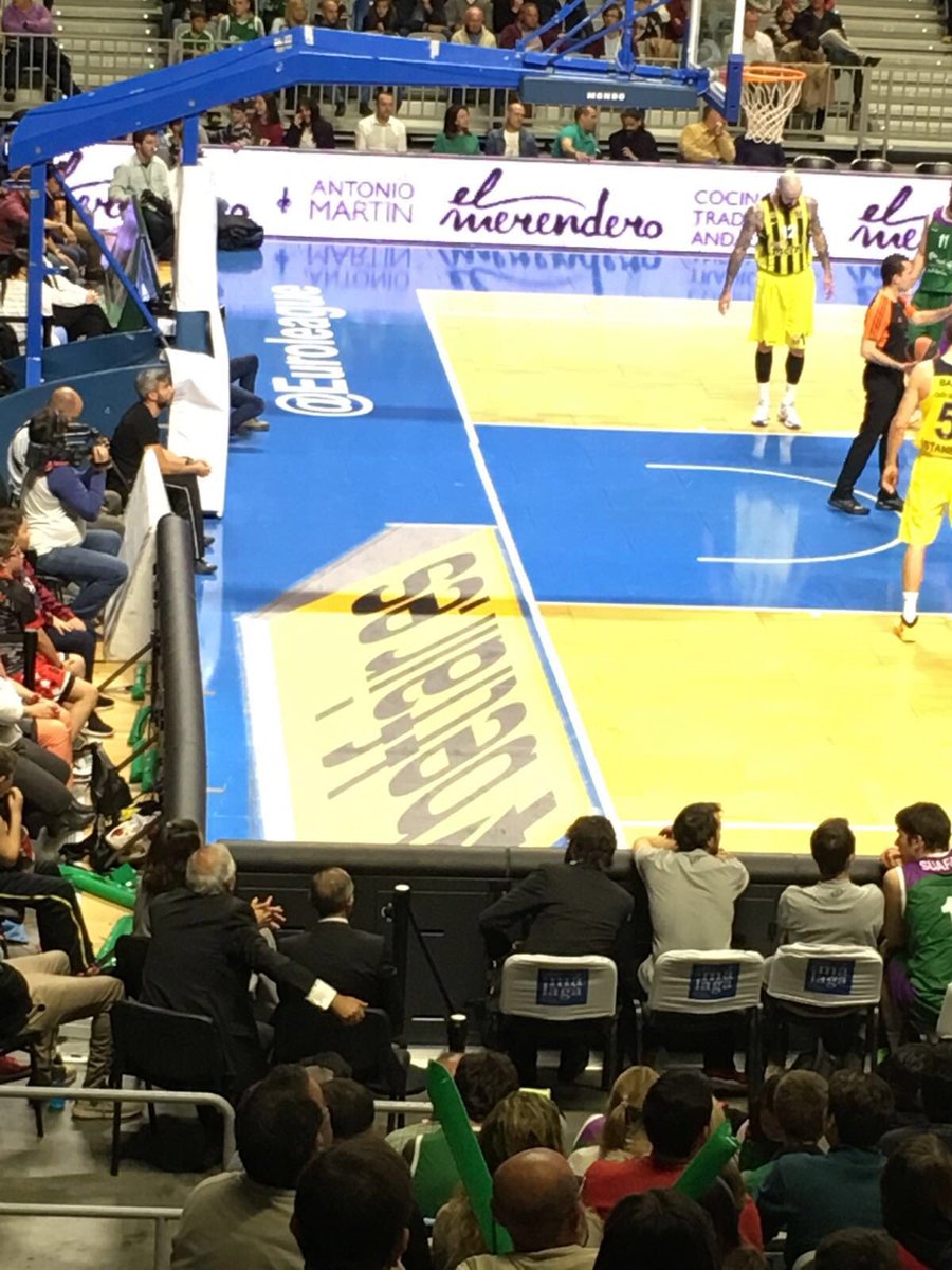 ArquitectoJaen's tweet photo. Grande Unicaja Malaga 39-28 al descanso para despedirse de la Euroliga. gracias @Betfair_ES https://t.co/xvzbrOqyz6