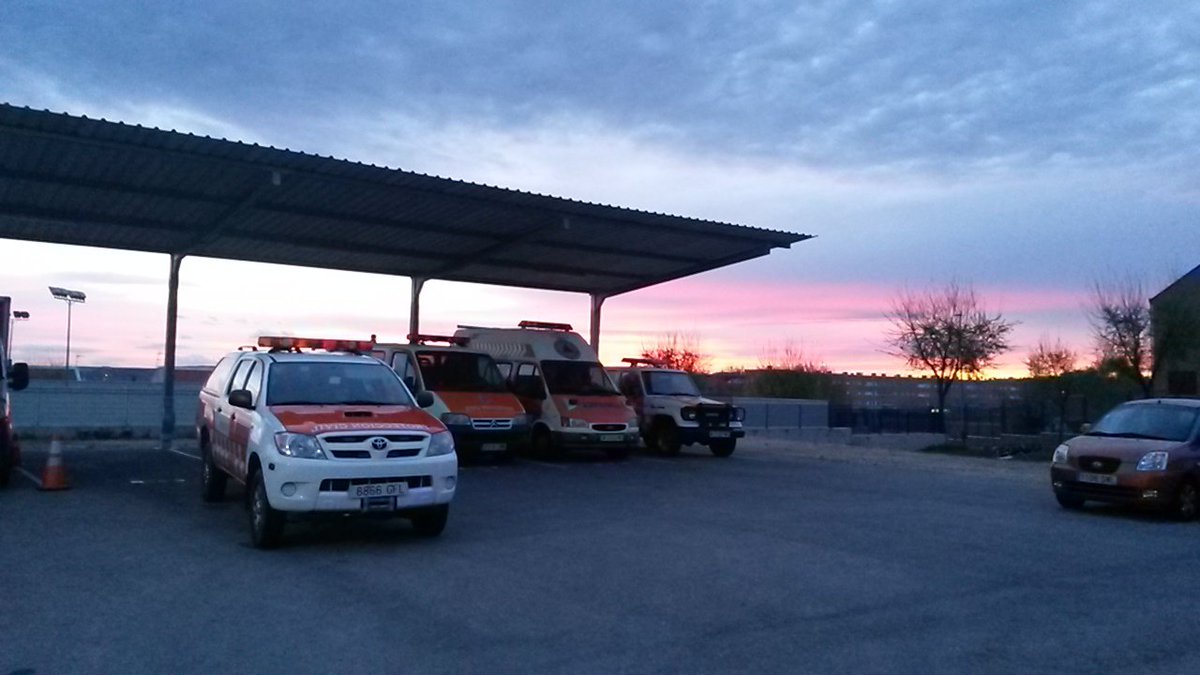 IzanJart's tweet photo. Buen servicio a todos los #voluntarios de #ProteccionCivil https://t.co/6Yokzc1YKx