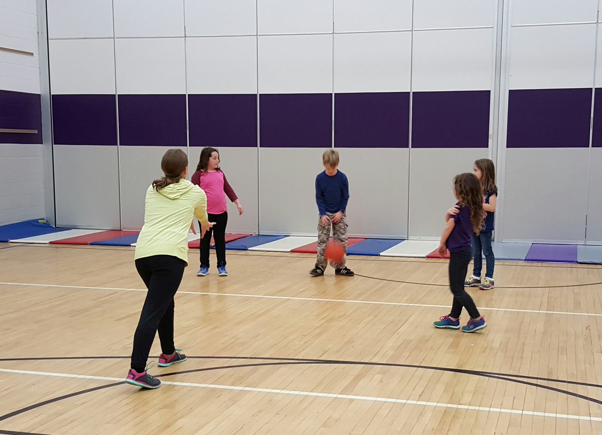 wsmitty_22's tweet photo. 5th graders, Madelyn Holland and Tanner McCoy, helping second grade learn the chest pass and bounce pass. Awesome! https://t.co/ZpKZaIWKWL