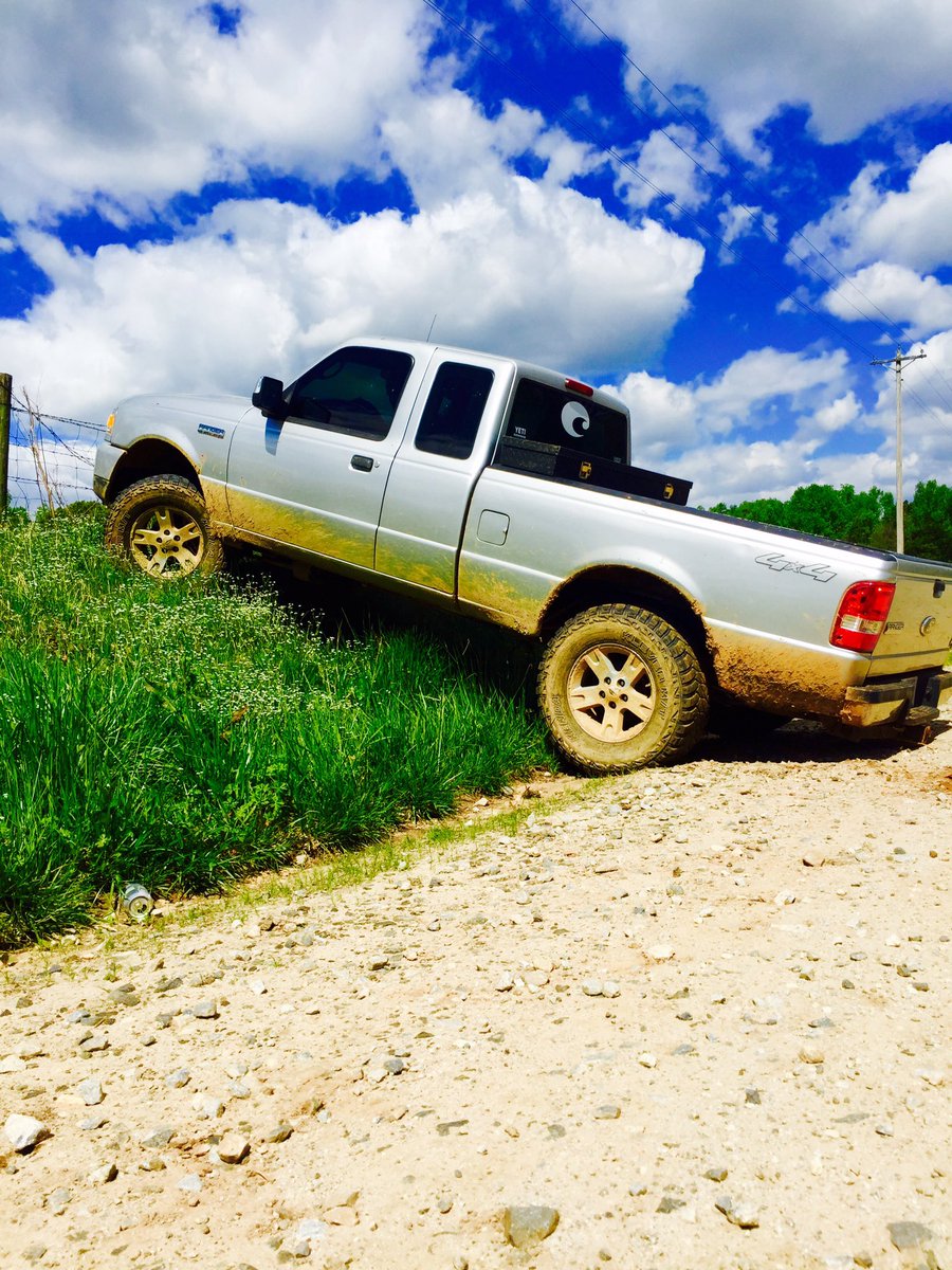 chance_b4's tweet photo. John Shubbert Rd. #CatfishCorner https://t.co/aKh5Prfdgy