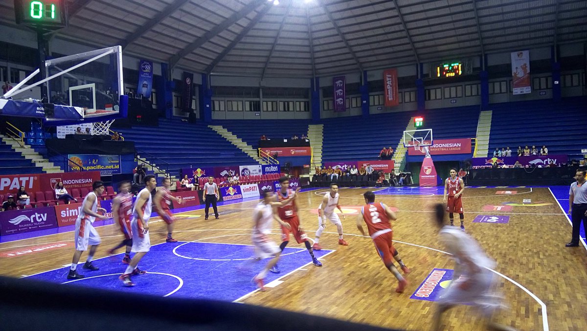 wijayaholics's tweet photo. Bandung tadi malem..
Stadium berhasil mengalahkan Garuda dengan 45 - 46 for stadium cc: @Saputra_Wijaya congrats kak https://t.co/xWmkBzqBWc