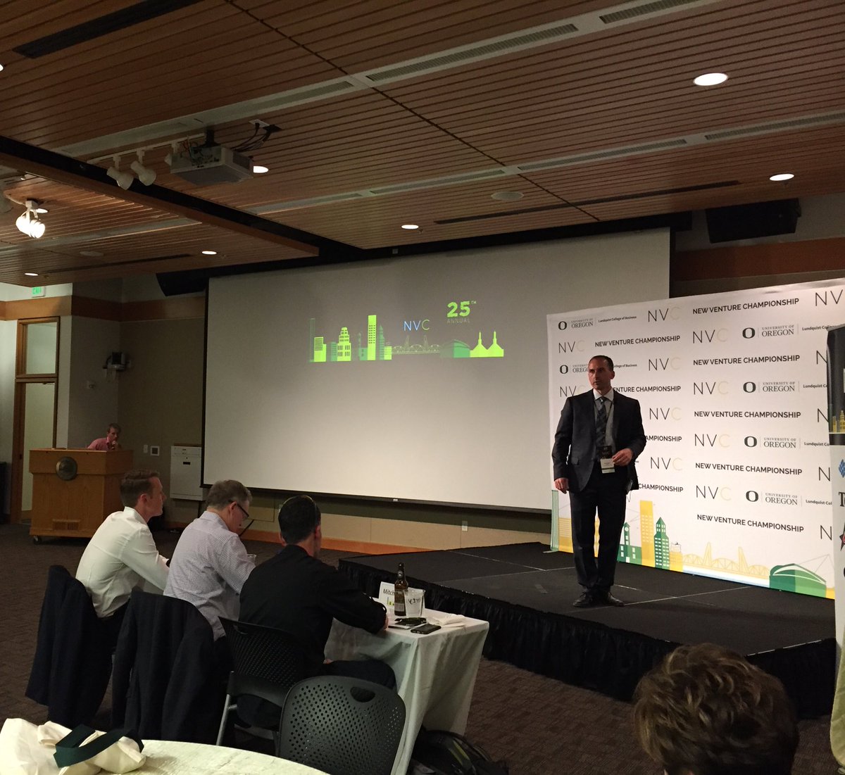 helm8team's tweet photo. Chris in action. Pitching #HELM8 @OregonNVC #entrepreneurship #NVC2016 #UTAustin https://t.co/liPJk8L2CV