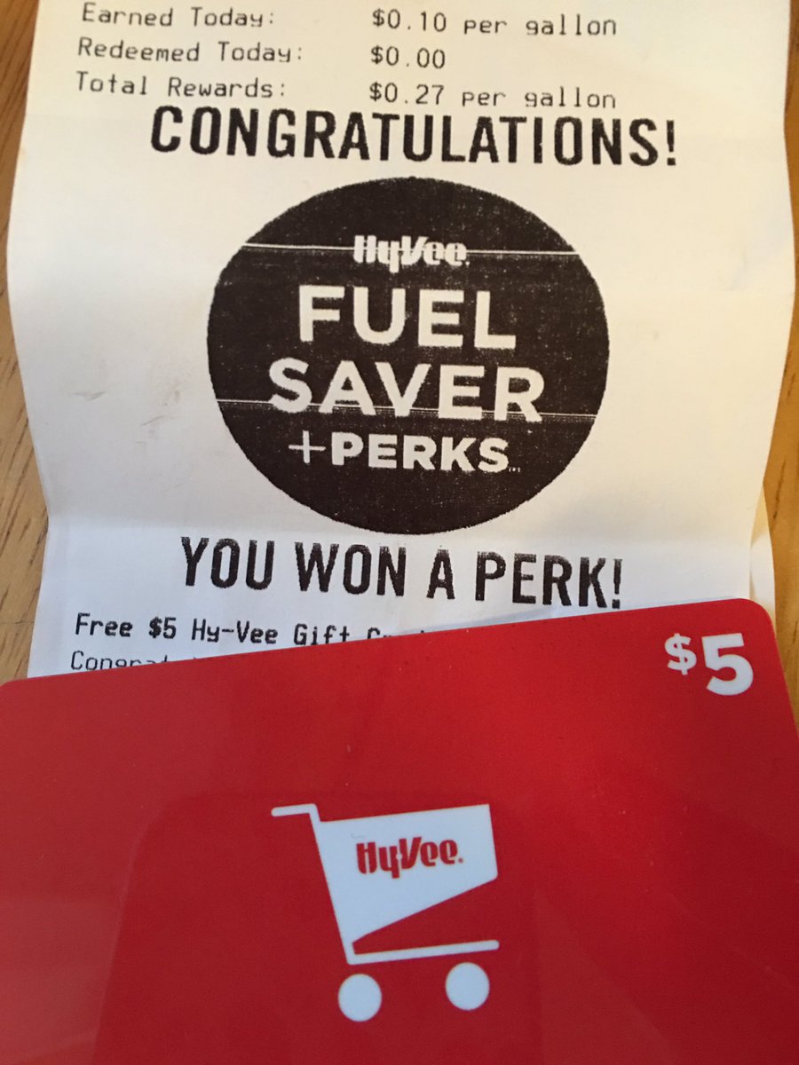 FannyCupcakee's tweet photo. Just for using my #FuelSaver #PerkCard I won a 🎊🎉$5 giftcard🎊🎉 @ValleyWestHyVee 😃 https://t.co/ApGNOFcFUT