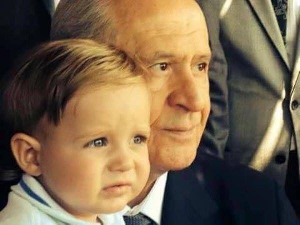 Tüm evlatların senile Türkmen beyimiz