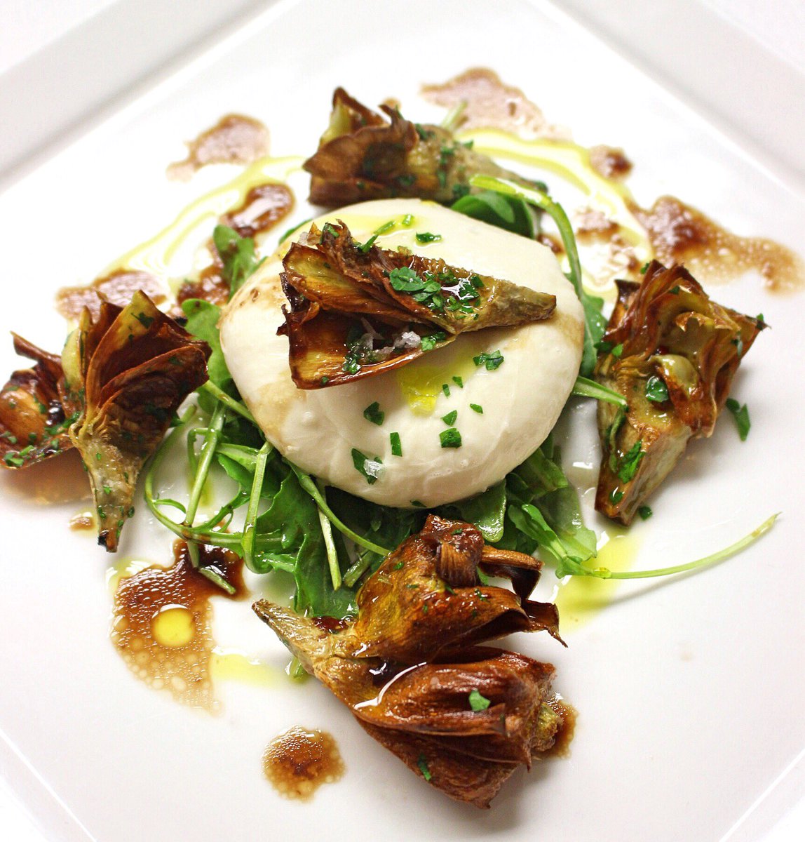 billtelepan's tweet photo. House made mozzarella with fried artichokes & arugula. #springawakening #cheese #housemade #telepan https://t.co/cckDe9sbFR