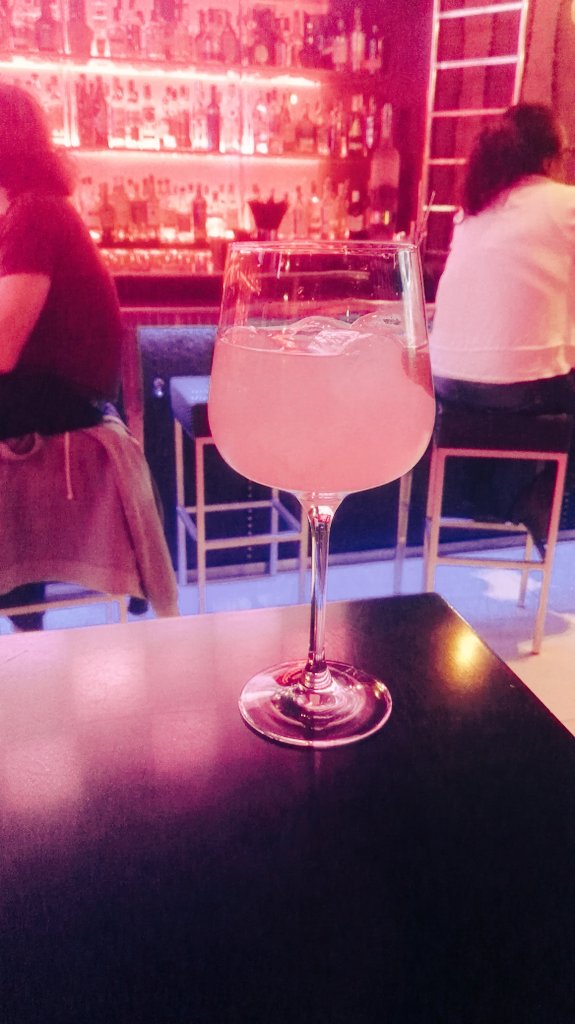 isolda_jl6's tweet photo. El elixir del amor ya no es lo que era... https://t.co/Te2d52gfxj