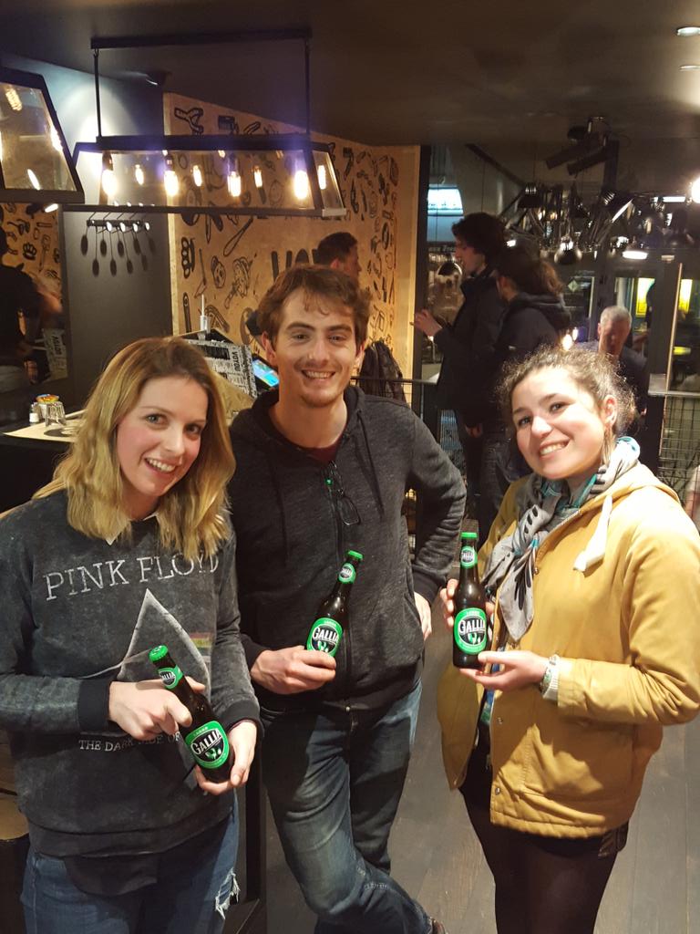 L'équipe <a href="/GalliaParis/">Gallia Paris</a> est passée se péter le bide chez nous ce soir ! #bièredeoufguedin #voyouburger