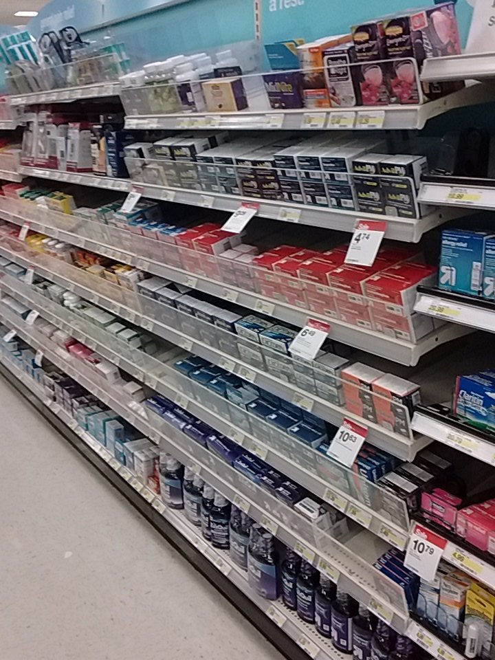 planogodess's tweet photo. #zonehack,Slanted shelves, I'll let ya know if it works. @alschrotenboer @saragrabbe @targetbronte @amber01horton https://t.co/uvwTkMuICT