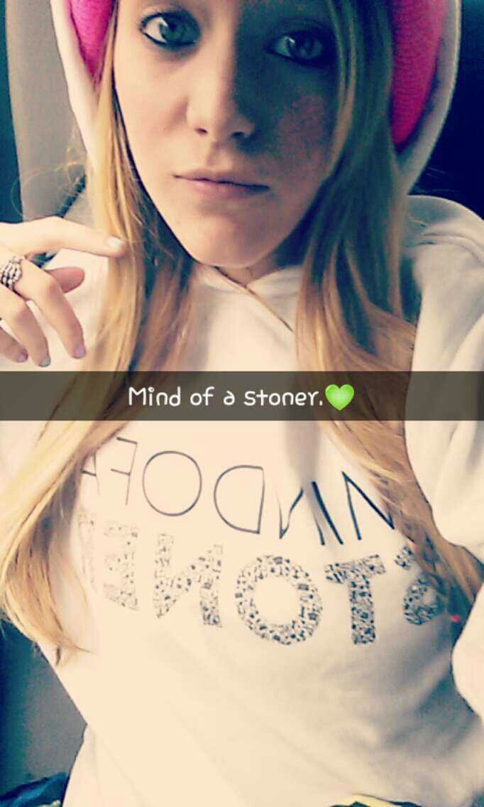 BriannaLanae's tweet photo. Haven't posed a selfin in a whilee, so here.😊💚 From #HashBash2016 https://t.co/liyNGYu1bX