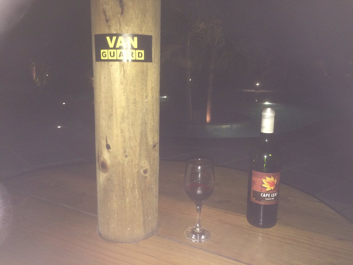 MDVanGuard's tweet photo. The Van Guard table 27💥 half past midnight zilwa attitude Mauritius #exebiz16. https://t.co/2W9Isf5szM