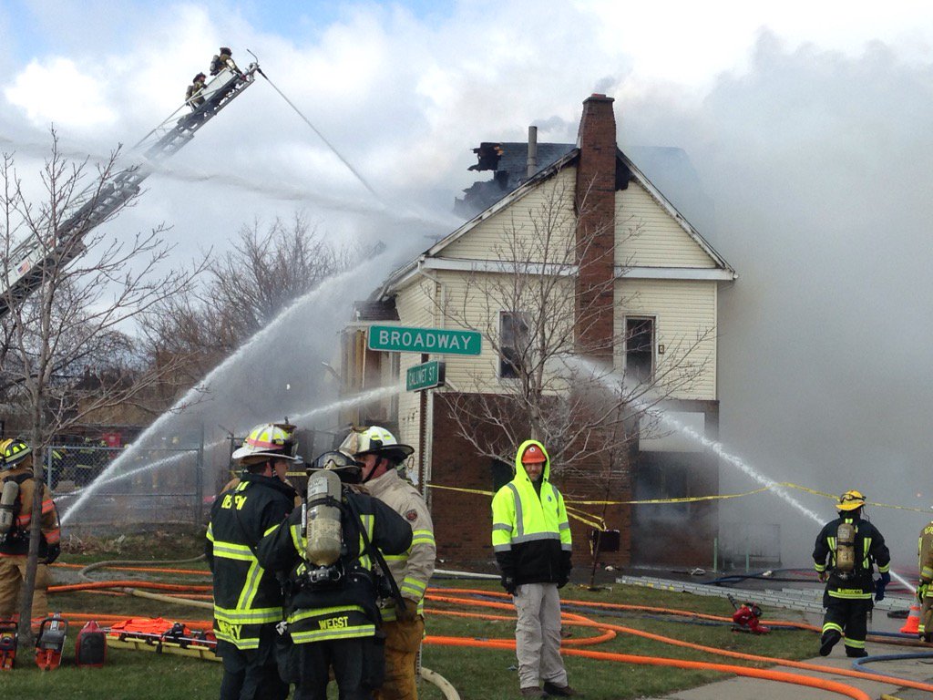 CmooreMoore1's tweet photo. Lancaster and Depew FIre on scene of a house fire on Broadway in Lancaster.@WGRZ https://t.co/FGM0NOMDSx