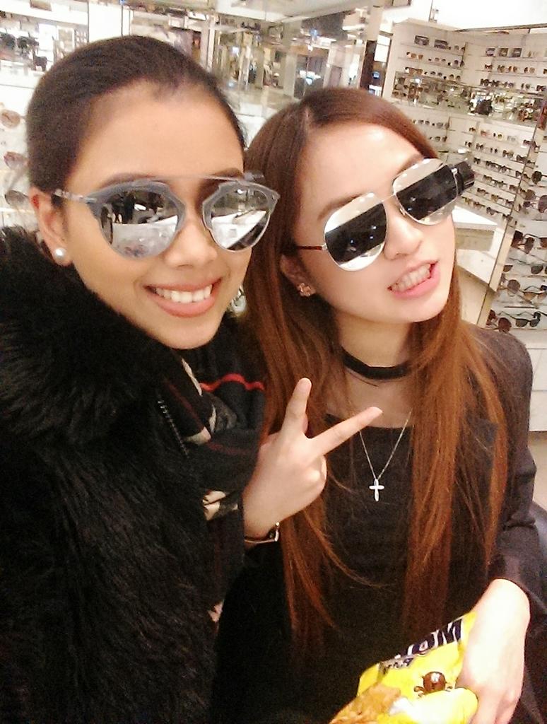 santanaF06's tweet photo. #hiddenbeauties @feeenchey @MSztabersk @RubachKasia @LUXDOITUK @LUXclusives 😎😍 Dior lovers https://t.co/gmZyVzCedX