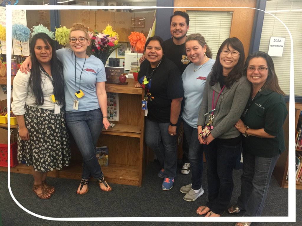 DLC_ViNguyen's tweet photo. #iguess3rdgradedoesrock #theysaiditallyear #soitstrue #theymadeithappen #dreambig #3rdGradeRocks #support #teamwork https://t.co/5FY5sCAazg
