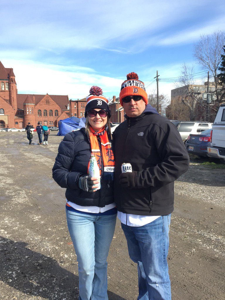 AmyAmyw73's tweet photo. Tigers opening day 2016! #OpeningDayDET https://t.co/pPg7xnyw07
