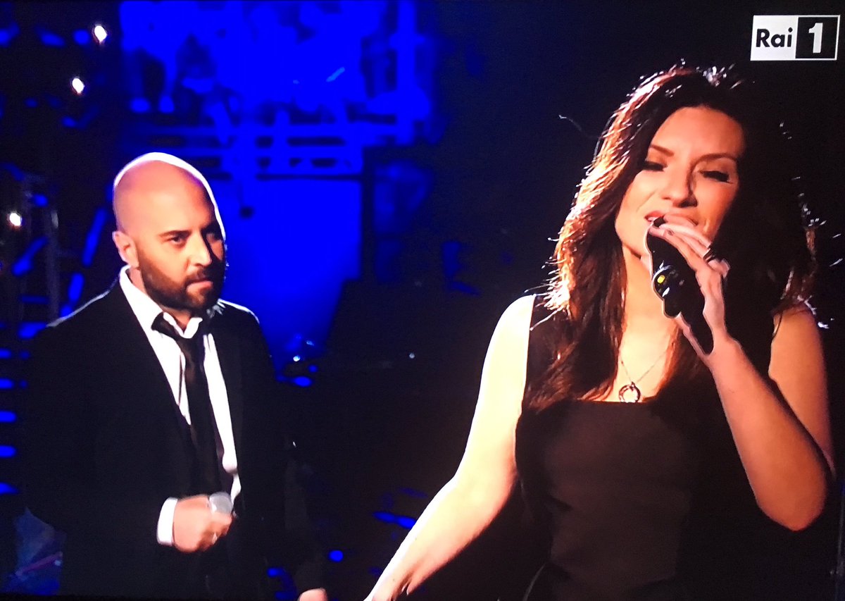 alexlavela's tweet photo. @Negramaro #GiulianoSangiorgi #LauraePaola #Rai #Rai1 @LauraPausini https://t.co/oyH0oxHndm