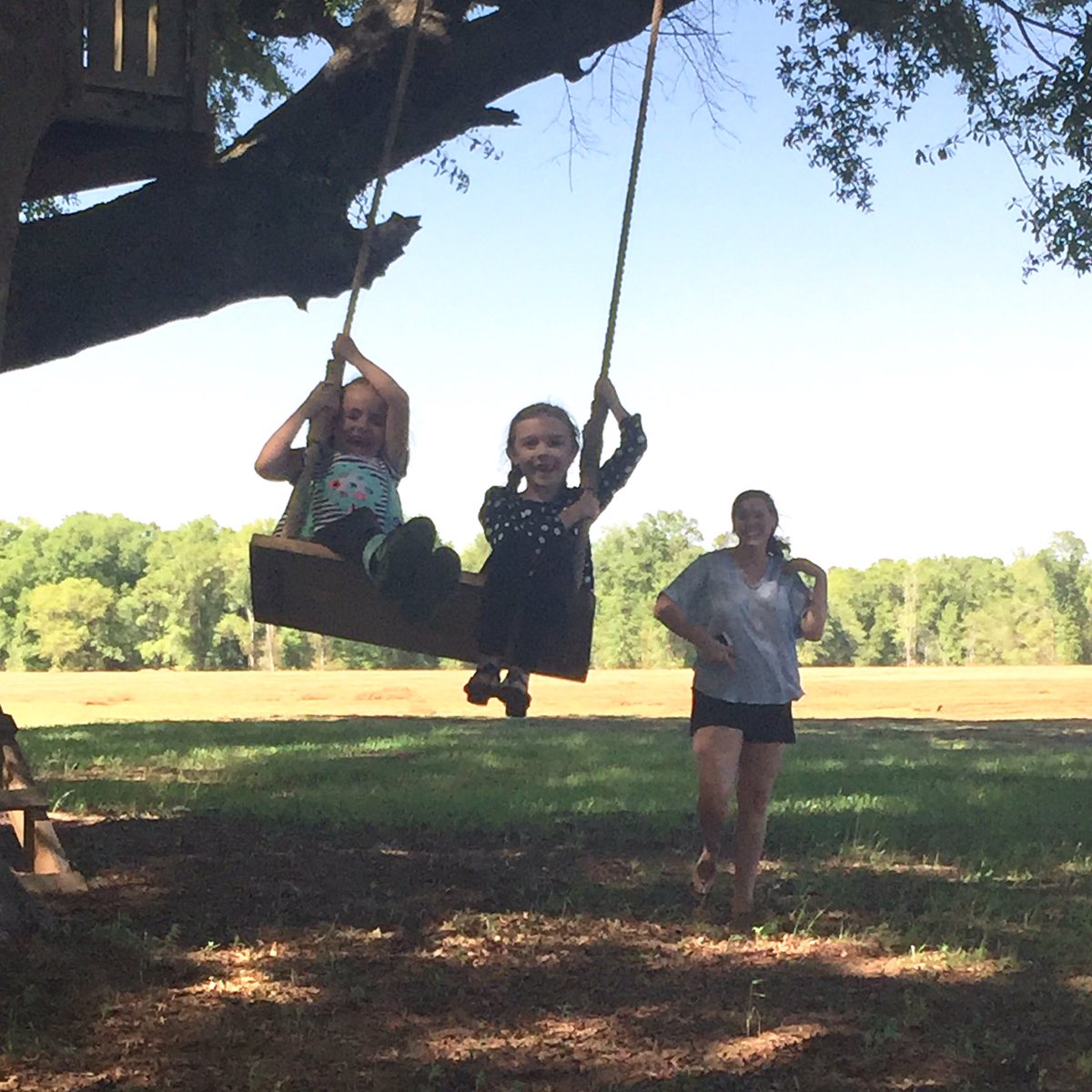 SallyRun1780's tweet photo. Friday Funday!!! Swinging at Sally Run!!! https://t.co/6z1WZLGQ1B