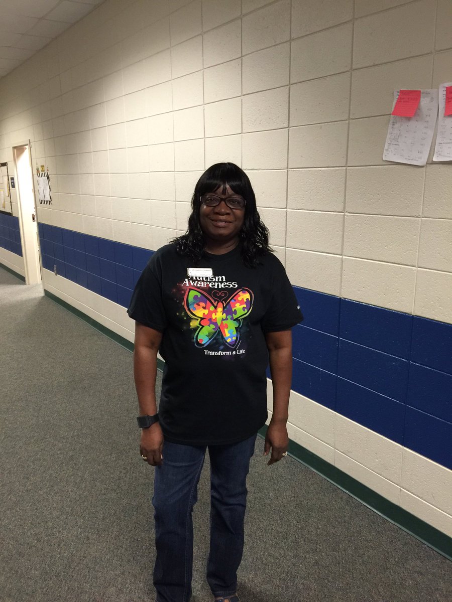amalekslples's tweet photo. LES supporting Autism Awareness! https://t.co/RezjD7mEmC