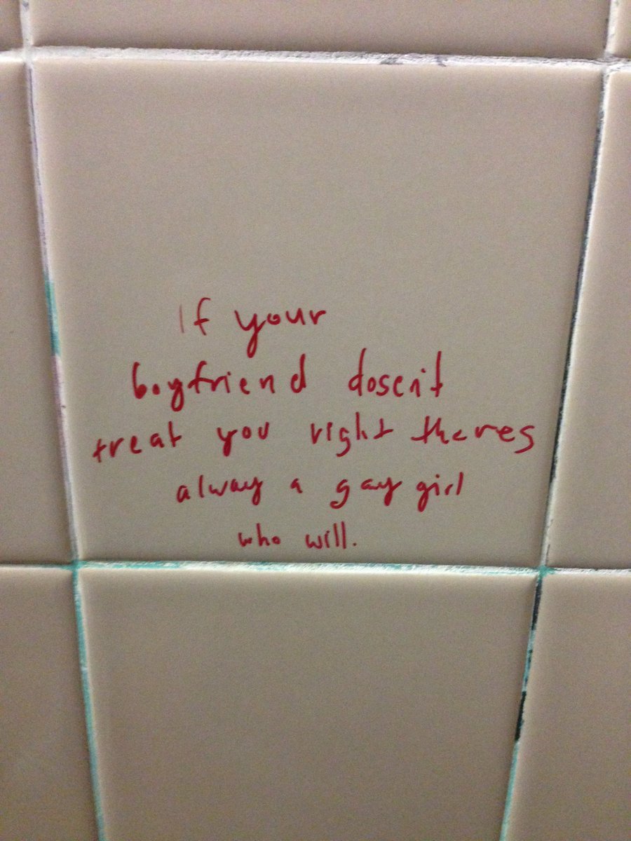 gIitzy's tweet image. my school bathroom is inspirational