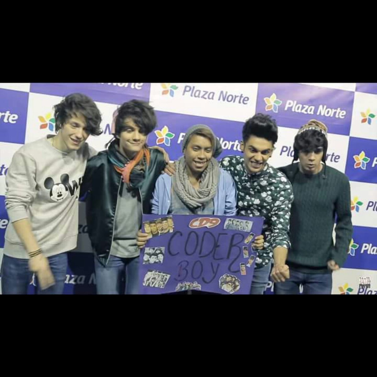 just_callme_tin's tweet image. Tipo cuando CASI LLORO @somosCD9 @bryanmouque @soyalonsovillal @soyalannavarro @JosDice #cd9 #coderboy #coder