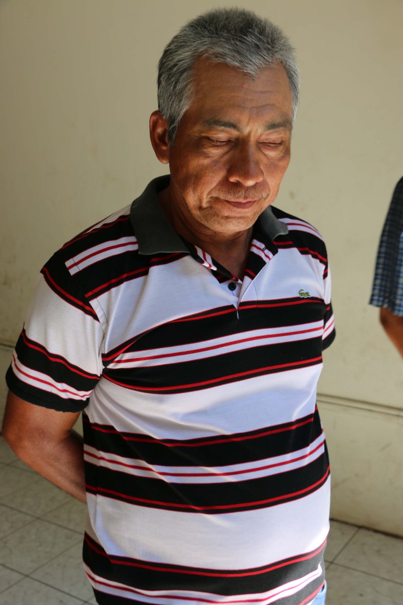 PNC de San Miguel capturó dos hombres en diferentes lugares con arma de fuego uno de ellos estaba ebrio. <a href="/ElMundoSV/">Diario El Mundo</a>