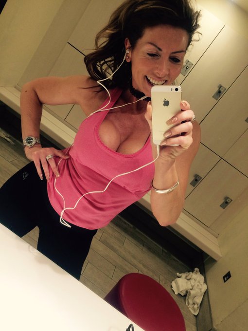 #gym today! First time in a week! Thoroughly enjoyed - back for more tomorrow 😍 #milf https://t.co/9<a href="/tag/gym"class="tags">#gym</a><a href="/tag/milf"class="tags"><span>#milf</span></a>