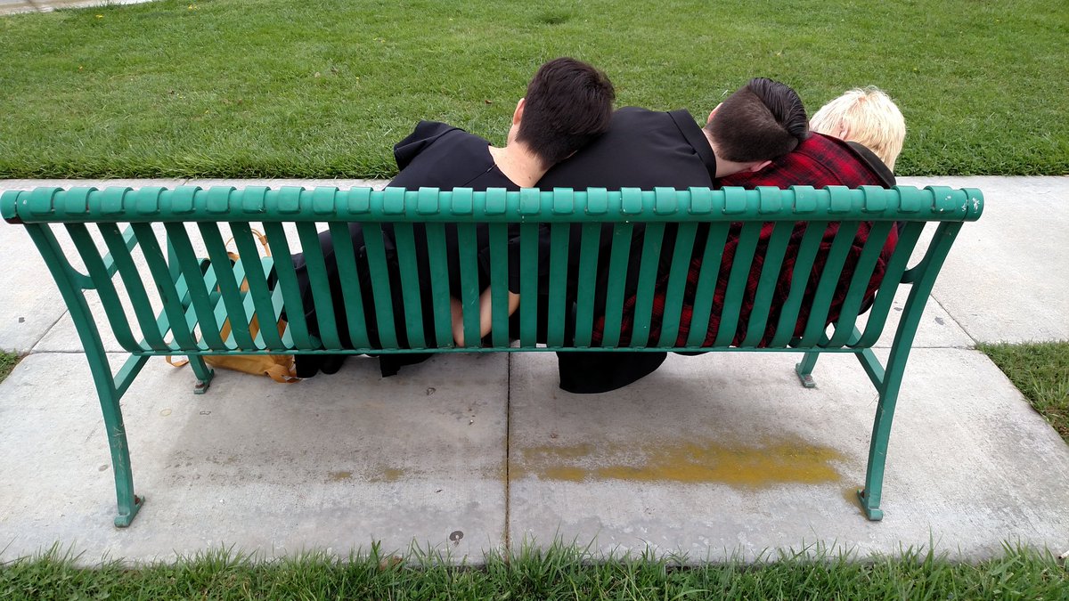 mshswinds's tweet photo. Pre performance bench time...? https://t.co/uPRyyWGcji