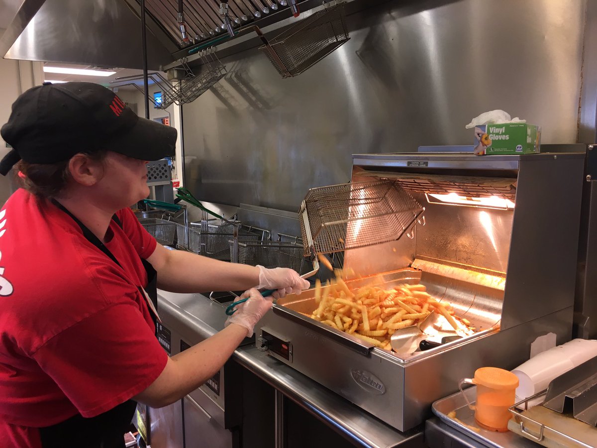 Milo's Original Burger Shop tweet media