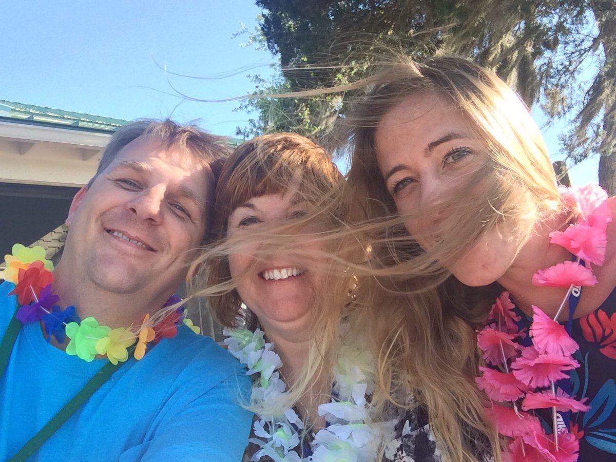 MWReed04's tweet image. #AHTDspring Friday night bash!